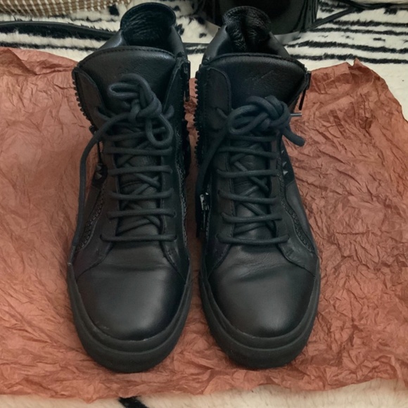 Giuseppe Zanotti Black Studded Sneakers in Size 39 Used Condition With Box - Picture 1 of 12